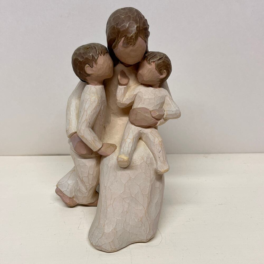 Willow Tree "Quietly" Figure Sculpted by Susan Lordi 2002